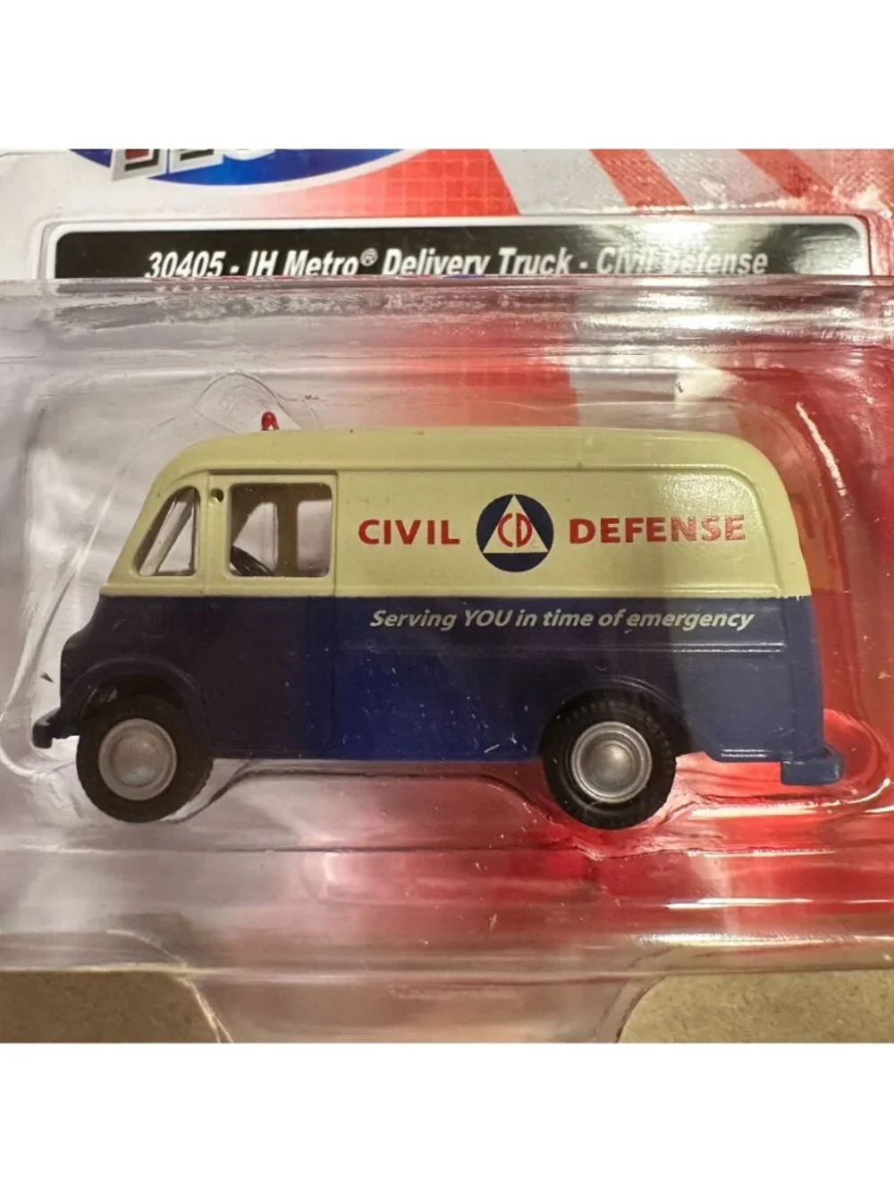 Classic Metal Works Mini Metals 1:87 Scale IH Metro Civil Defense Truck Collecti